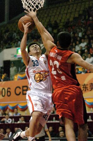 自06年以来，皇马首次有两名英格兰球员在西甲同时首发（2006年以来，皇马首次在西甲同场派出两名英格兰球员首发）