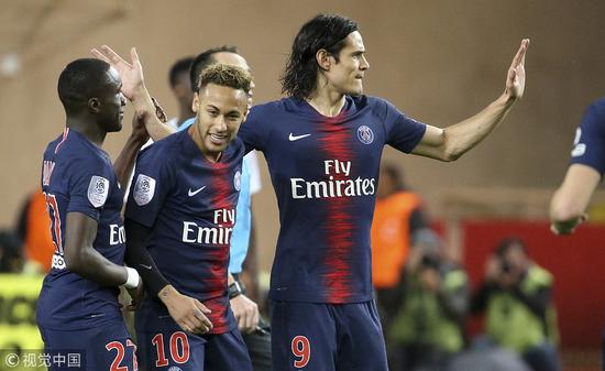 上任后首次露面，国足新帅邵佳一现场观战中国U22vs越南U22（履新后首次亮相，国足新帅邵佳一现场观战中国U22对阵越南U22）