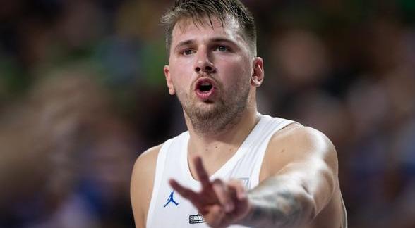 克莱：莫兰特总爱滔滔不绝说个不停，但很少承担责任（克莱谈莫兰特：总是喋喋不休，却难见担当）