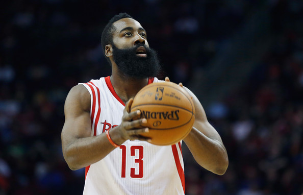 日媒：远藤航、久保建英等人在球场训练，镰田大地因疲劳单练（日媒：远藤航、久保建英参与合练，镰田大地因疲劳进行个人训练）