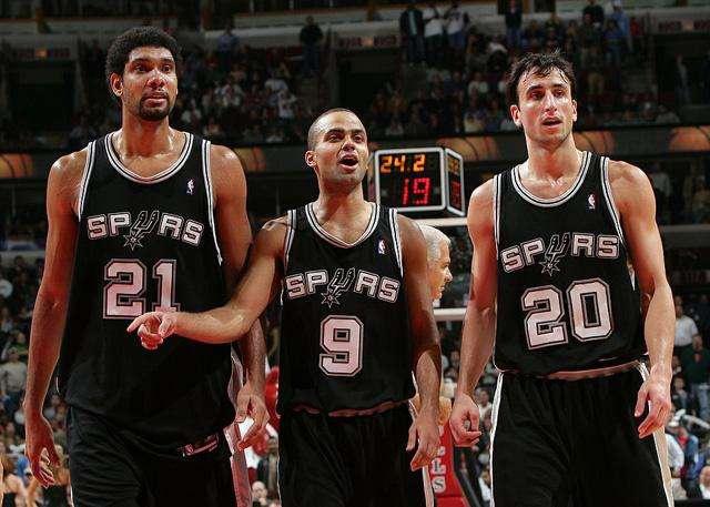 今天是北京时间2025年11月30日星期日,欢迎收看早报！（北京时间2025年11月30日周日，早报与您相约！）