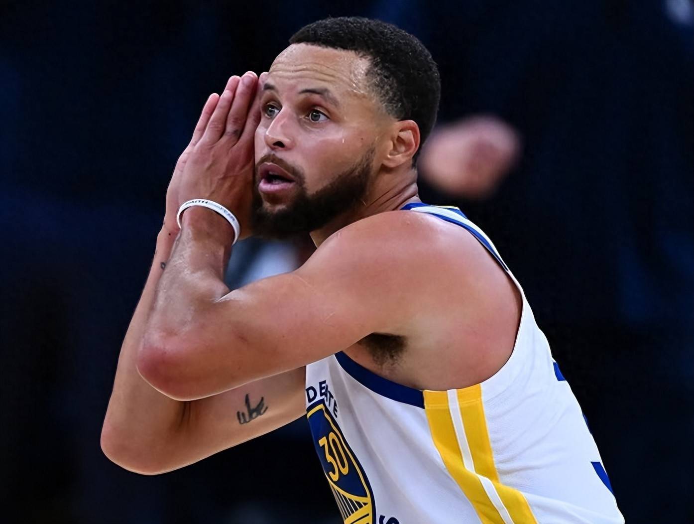 NBA新秀观察：状元秀首战亮眼,（NBA新秀速报：状元首秀大放异彩）