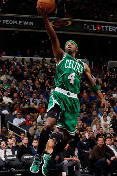 阿德巴约总分升至队史得分榜第三，紧追莫宁仰望韦德（阿德巴约升至队史得分第3，仅次韦德与莫宁）