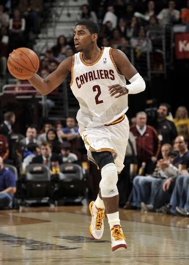 球队逼抢节奏像风暴一样（球队逼抢如狂风骤雨）